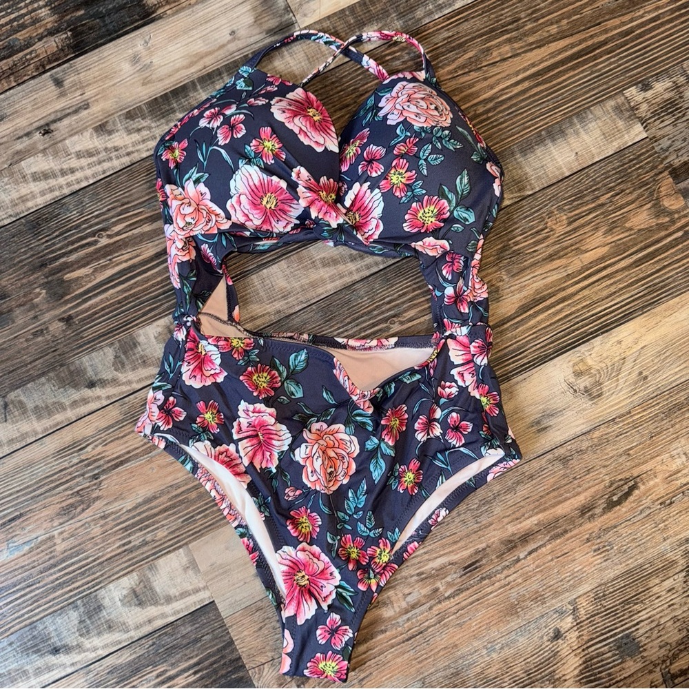 NWT Shade & Shore 34D Floral One Piece Swimsuit
